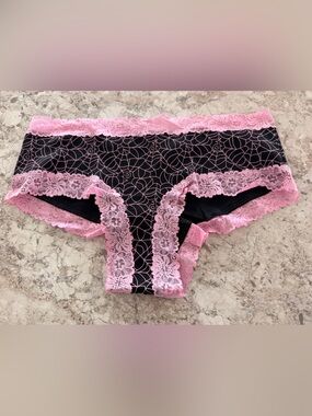 VS PINK Lace Trim Ribbed Cotton Cheeky Halloween
Panty Spiderweb NWT Large